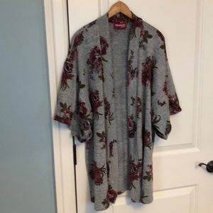 Delaney studio 1x floral short sleeve cardigan